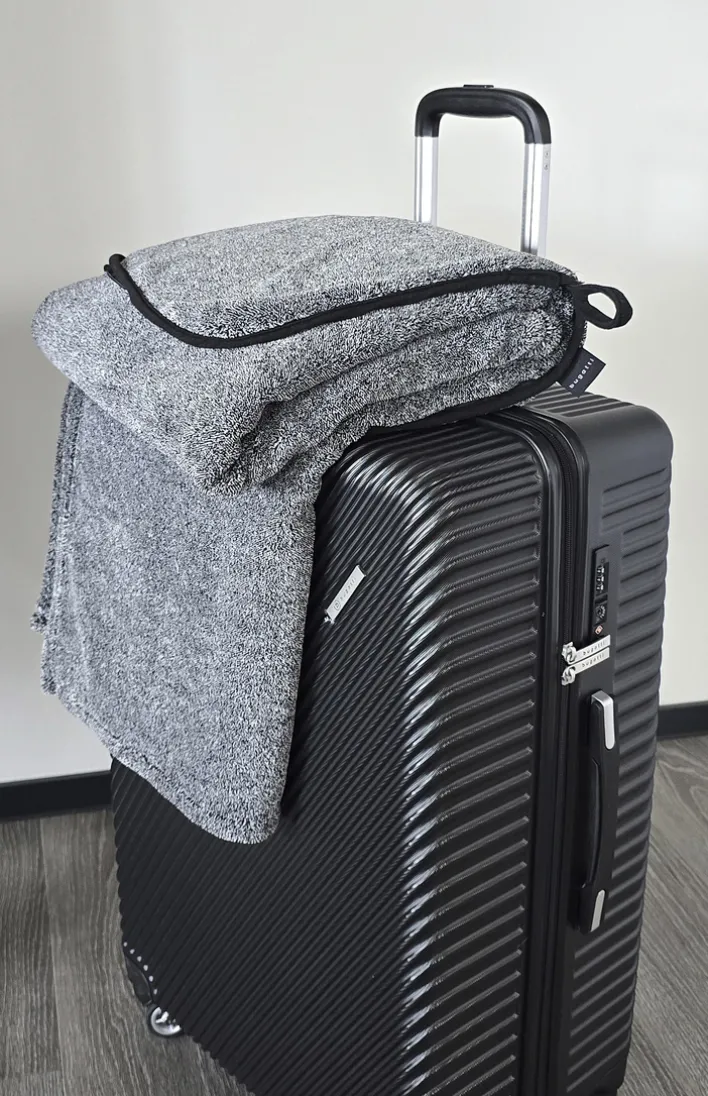 bugatti Reisedecke 130 x 150 cm grau/schwarz