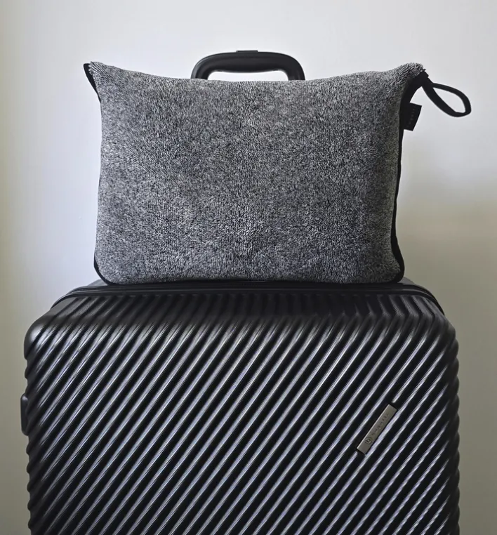 bugatti Reisedecke 130 x 150 cm grau/schwarz