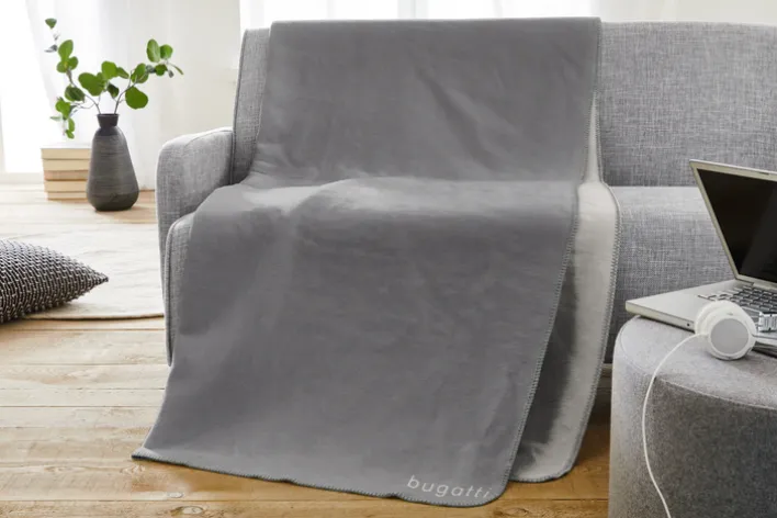 bugatti Wohndecke 150 x 200 cm schwarz/silber