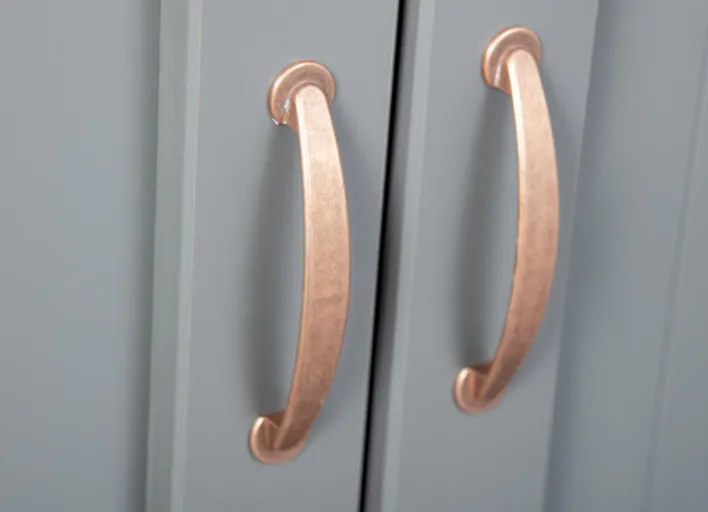 Kommode NICLAS 4.1 131x86x45 cm Massivholz grau