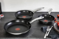 WMF Pfannenset DUETTO Edelstahl 3-tlg. 20/24/28 cm Silberfarbig/Schwarz