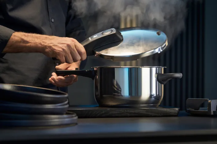 WMF Schnellkochtopf PERFECT 6500 ml silberfarbig